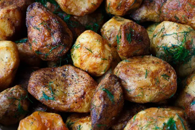 Batatas ao Murro com Alecrim na Brasa